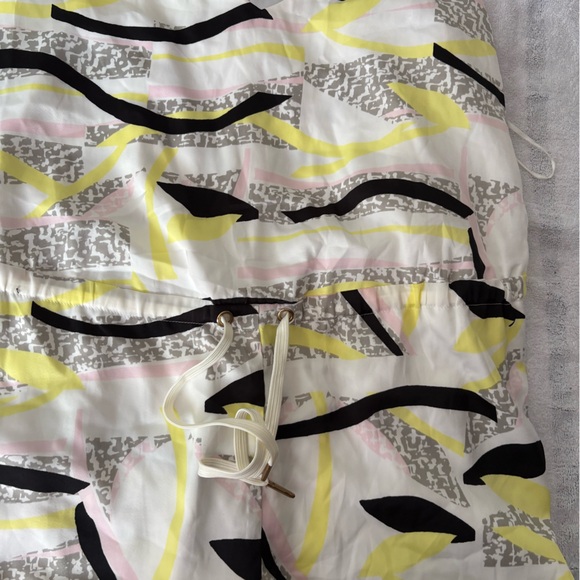 Abstract Patterned Drawstring romper - Picture 3 of 5